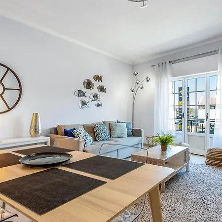 Sea Feeling In By Lovelystay Apartment