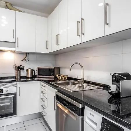 Sea Feeling In By Lovelystay Apartment